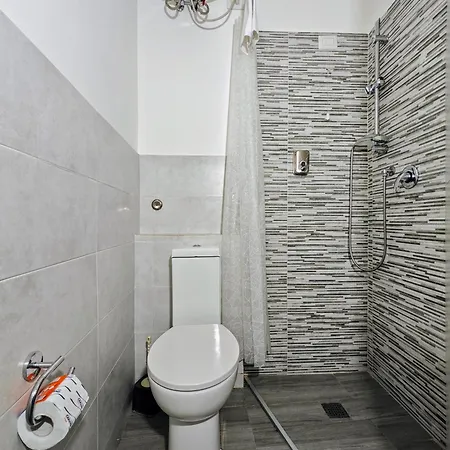 Etnapartment 1 *